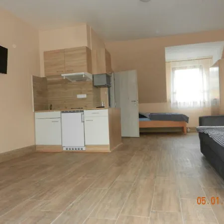 Amalka Cernin Apartment *